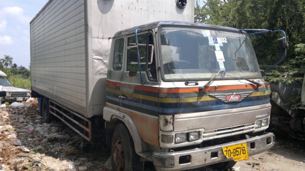 6 ล้อยาว 7.20 เมตร.  ทำสีหัวใหม่  เบาะใหม่   รถเช็กใหม่ทั้งคันใช้งานได้เลย