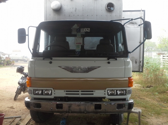 6 ล้อยาว 7.20 เมตร. ทำสีหัวใหม่ เบาะใหม่ รถเช็กใหม่ทั้งคันใช้งานได้เลย 6 ล้อยาว 7.20 เมตร. ทำสีหัวใหม่ เบาะใหม่ รถเช็กใหม่ทั้งคันใช้งานได้เลย