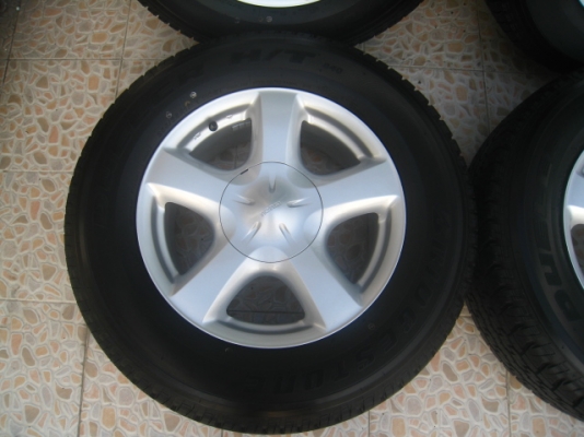 ขายล้อแม็กเดิม  All New Isuzu Dmax 17"x7" et33 6รู139+ยางปี13 ถอดจากรถป้ายแดง (081-3747940)