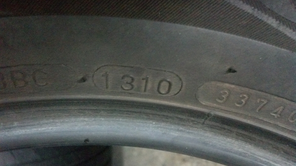 ยางขอบ 15 ขนาด 195 55 15 หนึ่งชุด 1600 ยางขอบ 15 ขนาด 195 55 15 หนึ่งชุด 1600