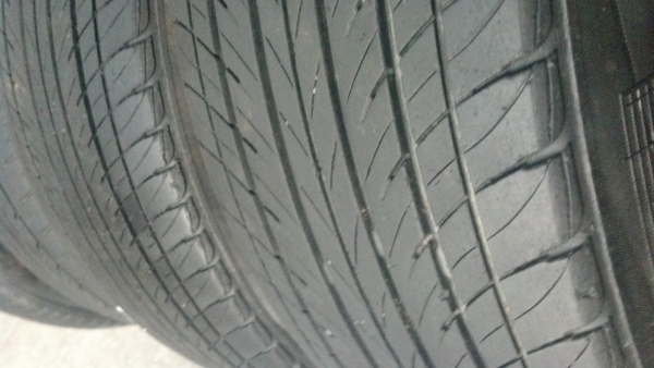 ยางขอบ 15 ขนาด 195 55 15 หนึ่งชุด 1600 ยางขอบ 15 ขนาด 195 55 15 หนึ่งชุด 1600