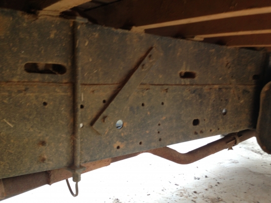 TOYOTA DYNA BU87 - 115 HP กระบะเหล็กคอกไม้ยาว 4.30 เมตรสภาพดีไม่มีผุ เครื่องแน่นดีแรงดี หัวเก๋งไม่ผุภายในเก๋งคอนโซลอยู่ครบไม่ผุ ช่วงล่างแน่น คัชซีดี ยางสภาพดี 6 เส้นประมาณ 60\% พร้อมบรรทุกพร้อมใช้งาน เอกสารเล่มทะเบียนครบพร้อมโอน ราคาต่อรองได้ครับ