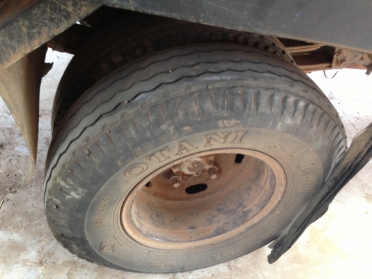 TOYOTA DYNA BU87 - 115 HP กระบะเหล็กคอกไม้ยาว 4.30 เมตรสภาพดีไม่มีผุ เครื่องแน่นดีแรงดี หัวเก๋งไม่ผุภายในเก๋งคอนโซลอยู่ครบไม่ผุ ช่วงล่างแน่น คัชซีดี ยางสภาพดี 6 เส้นประมาณ 60\% พร้อมบรรทุกพร้อมใช้งาน เอกสารเล่มทะเบียนครบพร้อมโอน ราคาต่อรองได้ครับ