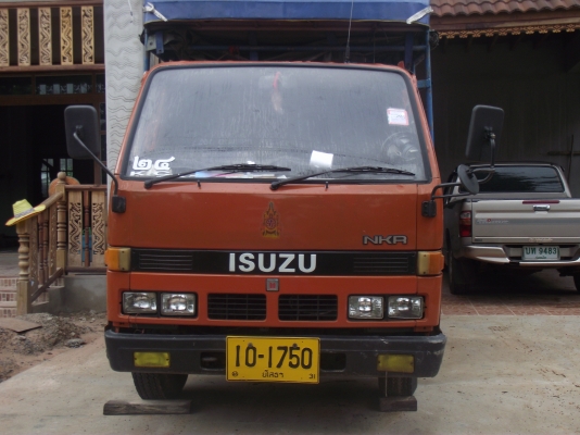 ขาย isuzu NKR