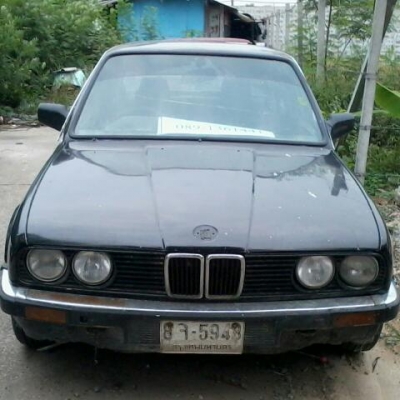 BMW E30 4DOOR 1985