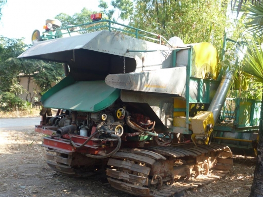 รถเกี่ยวข้าว สยามคอมไบ