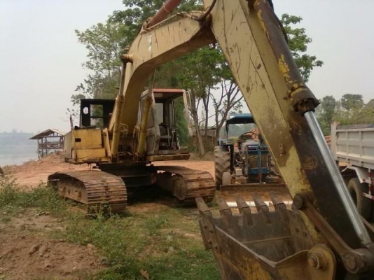 SUMITOMO F2 LS2800 เครื่องเดิมปั๊มเดิมสภาพดีมากไม่มีเยิ้ม บูมอาร์มสวยไม่มีปะ ช่วงล่างเอวแน่น โรลเลอร์ โซ่บูทใบแทรกหนาดีเต็มดีประมาณ 70\% พร้อมทำงานได้เลย ราคาต่อรองได้ครับ