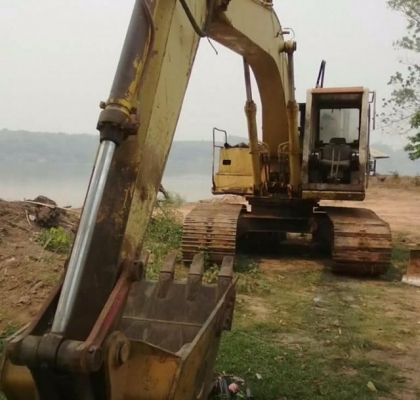 SUMITOMO F2 LS2800 เครื่องเดิมปั๊มเดิมสภาพดีมากไม่มีเยิ้ม บูมอาร์มสวยไม่มีปะ ช่วงล่างเอวแน่น โรลเลอร์ โซ่บูทใบแทรกหนาดีเต็มดีประมาณ 70\% พร้อมทำงานได้เลย ราคาต่อรองได้ครับ