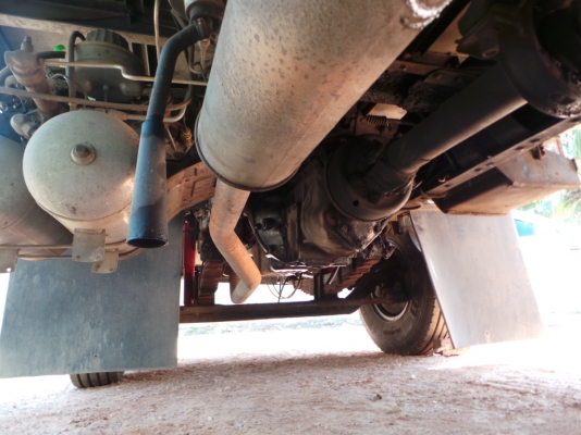 ISUZU 175 แรงม้า หัวเดิม เครื่องเดิม คัซซีสวยตลอดแนว ยางเต็มสิบเส้นค่ะ
