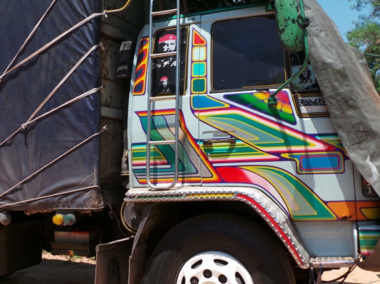 ISUZU 175 แรงม้า หัวเดิม เครื่องเดิม คัซซีสวยตลอดแนว ยางเต็มสิบเส้นค่ะ