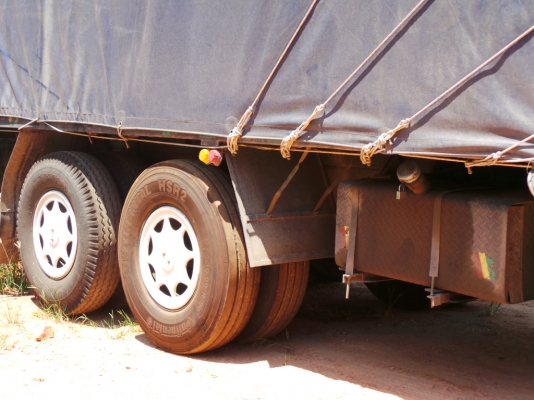 ISUZU 175 แรงม้า หัวเดิม เครื่องเดิม คัซซีสวยตลอดแนว ยางเต็มสิบเส้นค่ะ