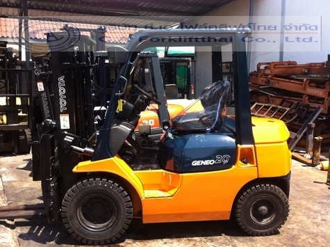 ขายรถ โฟล์คลิฟท์ TOYOTA รุ่น 7-FD20