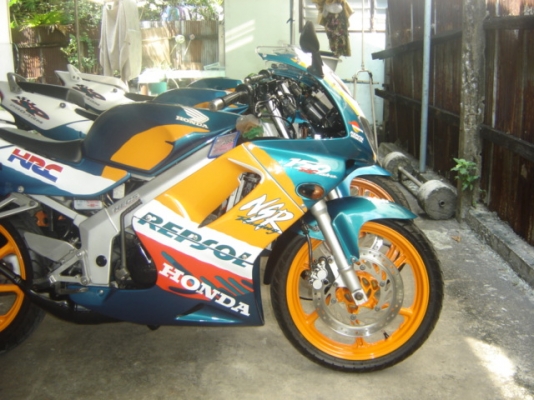 NSR150SP สวยมาก มี 3 คัน 3 ราคา  มี 1 คัน 35000 มี 1 คัน 37000 มี 1 คัน 39000 มี 1 คัน  ต่อรองราคาได้ ครับ สนใจ ติดต่อ ฝ่ายขาย คุณ เจ ครับ โทร 0808051985 ไปรษรีย์ ยานนาวา  ตรง ข้ามปั้มเซลล์ กทม