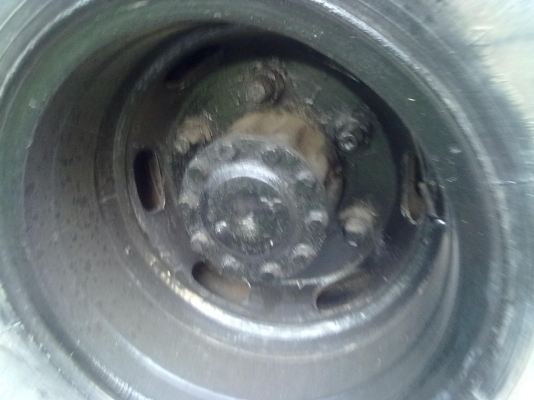 รถมิซูบิชิหน้ากากดำ