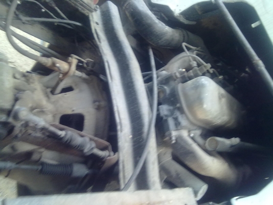 รถมิซูบิชิหน้ากากดำ