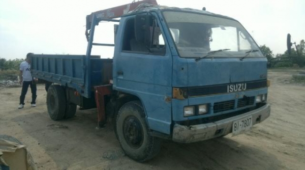 ISUZU NPR115 ห้างแท้ปี 36 พร้อมเครนUNIC2.5 ตัน ลงเล่มแล่ว