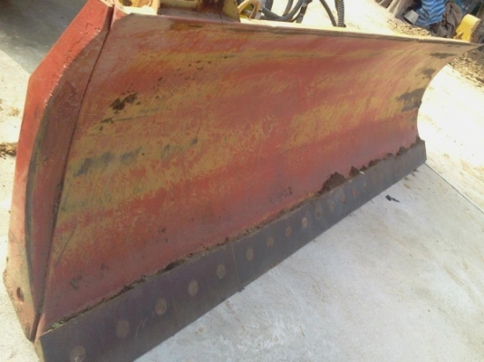 ขายด่วน..ชุดใบมีด รถตัก KOMATSU WA200-1 อะไหล่สวย พร้อมใช้ ถอดบุ้งกี๋ออก แล้วใส่ใบมีด เป็นรถดันล้อยางได้.