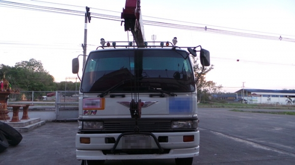 HINO FM3H 2เพลา ติดเครน 3.6 ตัน HINO FM3H 2เพลา ติดเครน 3.6 ตัน