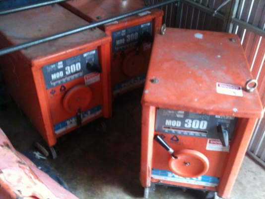 ตู้เชื่อมพลัง 300 แอมป์มือสองสภาพสวย ครับ มีราคา ปลีก-ส่งครับ