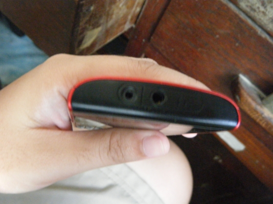 ต้องการขาย Nokia X2-01 สีแดง ต้องการขาย Nokia X2-01 สีแดง