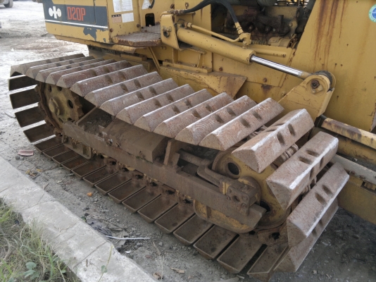 รถแทรกเตอร์ KOMATSU D20P-6 เกียร์ตัด ตีนเป็ด50c รถนอกนำเข้า สภาพดี มาก8ครับใช้งานน้อย ไม่เคยใช้ในไทย ติดต่อ มานะ 085-9049669