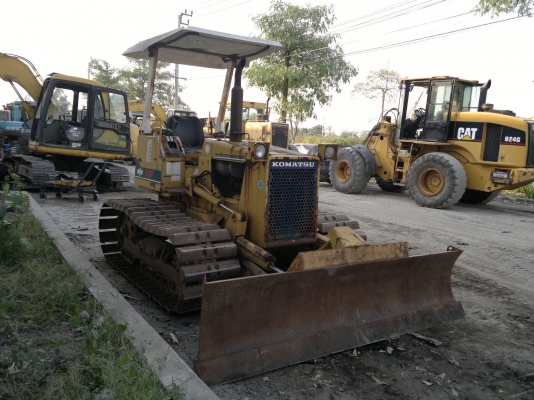 รถแทรกเตอร์ KOMATSU D20P-6 เกียร์ตัด ตีนเป็ด50c รถนอกนำเข้า สภาพดี มาก8ครับใช้งานน้อย ไม่เคยใช้ในไทย ติดต่อ มานะ 085-9049669