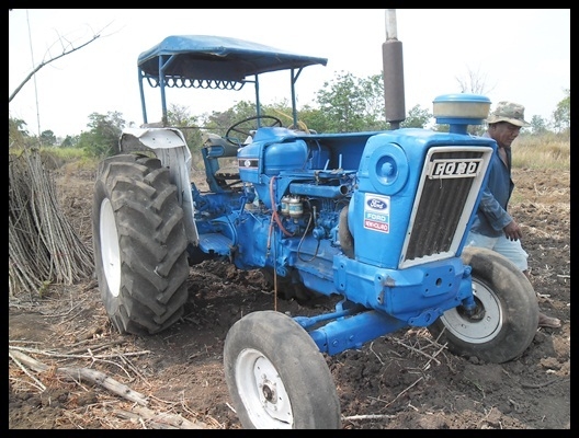 รถไถฟอร์ด 77 สภาพดี น่าใช้