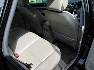 ขายถูก FORDFOCUS1800รุ่นTOPขาย400000บาทราคาเกือบล้าน