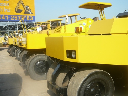 รถบด 7 ล้อยาง Sakai T2 มาใหม่แล้วจ้า รถนอกแท้ ไม่ผ่านการใช้งานในไทย 100\% มีให้เลือกหลายคัน เอกสารครบพร้อมจัดไฟแนนท์