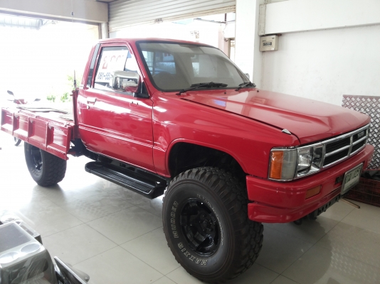 โตโยต้า ฮีโร่ สีเเดง2ประตู