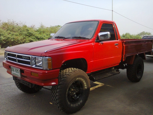 โตโยต้า ฮีโร่ สีเเดง2ประตู