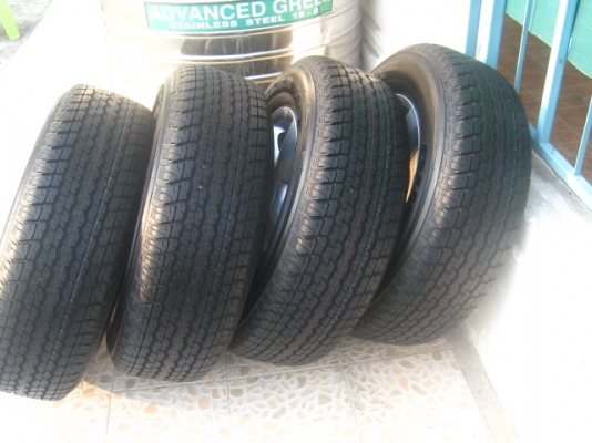 ขายล้อแม็กเดิม  All New Isuzu Dmax 17"x7" et33 6รู139+ยางปี13 ถอดจากรถป้ายแดง (081-3747940)