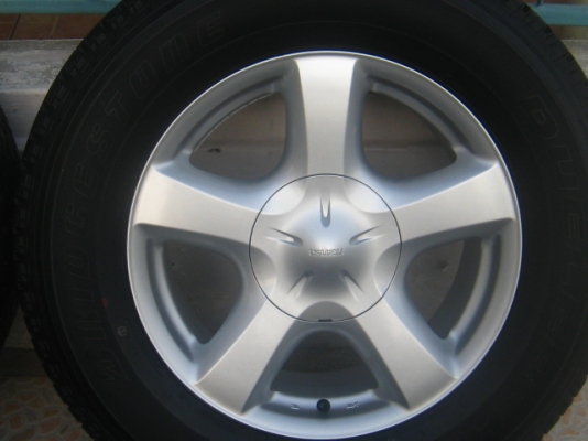 ขายล้อแม็กเดิม  All New Isuzu Dmax 17"x7" et33 6รู139+ยางปี13 ถอดจากรถป้ายแดง (081-3747940)