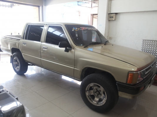 ขาย โตโยต้า ฮีโร่ สีทอง  4ประตู