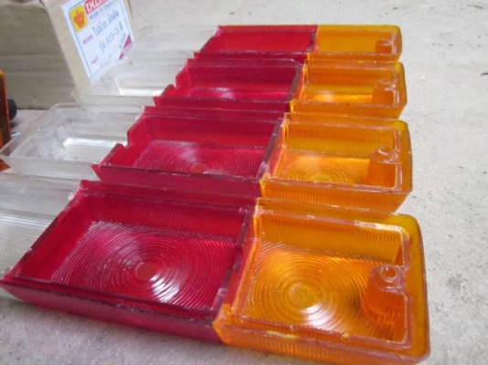 (ขายแล้ว)อะไหล่-Datsun 521 เก่าเก็บ ไม่ได้ใช้แล้ว แบ่งกันใช้ ขายในราคาถูก