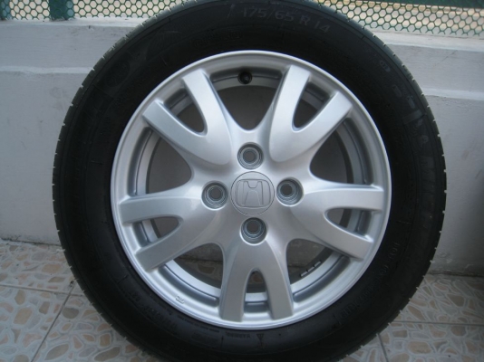 ขายล้อแม็กเดิม honda brio 14"x5" 4รู 100 et50 +ยางปี12 (081-3747940)