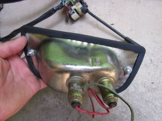 (ขายแล้ว)อะไหล่-Datsun 620 เก่าเก็บ ไม่ได้ใช้แล้ว แบ่งๆ กันใช้ ขายในราคาถูก