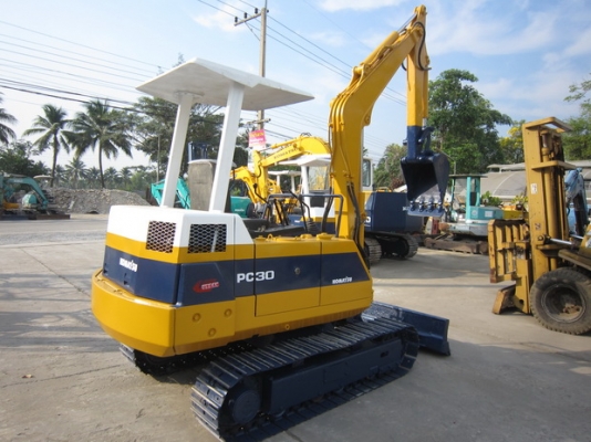 ขาย รถขุดเล็ก KOMATSU รุ่น PC30-6- แทร็กเหล็ก มือสองญี่ปุ่น