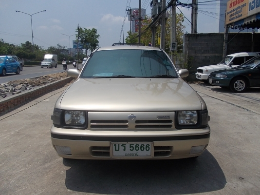 นิสสัน NV QEENCAB เดิมๆ บางๆ เกียร์ธรรมดา ติดแก๊ส LPG หัวฉีด นิสสัน NV QEENCAB เดิมๆ บางๆ เกียร์ธรรมดา ติดแก๊ส LPG หัวฉีด