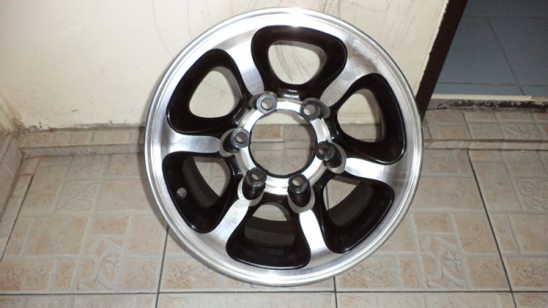 ขายล้อแม็ก ENKEIแข็งๆ ขอบ 15 นิ้ว 6 รู 139.7  กว้าง 7 นิ้ว 4 วง