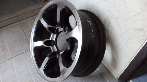 ขายล้อแม็ก ENKEIแข็งๆ ขอบ 15 นิ้ว 6 รู 139.7  กว้าง 7 นิ้ว 4 วง