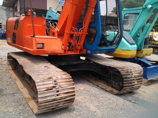 ขายด่วน..รถแบคโฮ HITACHI EX120-2 รถสวย เก่าญี่ปุ่นแท้  ทำงานได้ไว ประหยัดน้ำมันสุดคุ้ม มีใบอินวอยล์ ราคาต่อรองได้.