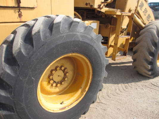 สภาพ 80 \% รถตัก เอวอ่อน ล้อยาง KOMATSU 510  เก่านอก เอวแน่น ปั็มแรง สภาพพร้อมใช้ สุดๆเอาไปแบ่งกันใช้ได้เลยครับ   น้องร็อค จัดหั้ย สนใจโทร สอบถามได้ 081-8535656