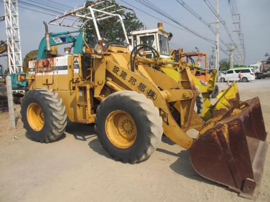 สภาพ 80 \% รถตัก เอวอ่อน ล้อยาง KOMATSU 510  เก่านอก เอวแน่น ปั็มแรง สภาพพร้อมใช้ สุดๆเอาไปแบ่งกันใช้ได้เลยครับ   น้องร็อค จัดหั้ย สนใจโทร สอบถามได้ 081-8535656