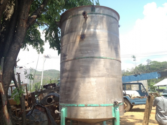 ขายถังสตนเลส เกรด316 ขนาด 8,500 และ 15,000 ลิตร ใกล้หมดแล้วน่ะครับ สวยทุกใบ