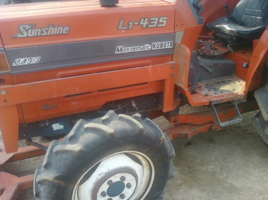 ขายรถไถ คูโบต้า L435 มีอุปกรณ์  ดันหน้า ผาน6