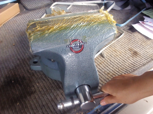 ปากกาจับชิ้นงานขนาด 8 นิ้ว LACROC ของ U.S.A. รุ่นงานหนัก หมุนได้อิสระรอบตัวกับฐาน