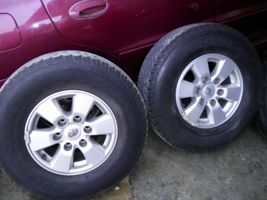 แม็กขอบ15 สวย1ชุดพร้อมยาง255/15/70 แม็กขอบ15 สวย1ชุดพร้อมยาง255/15/70