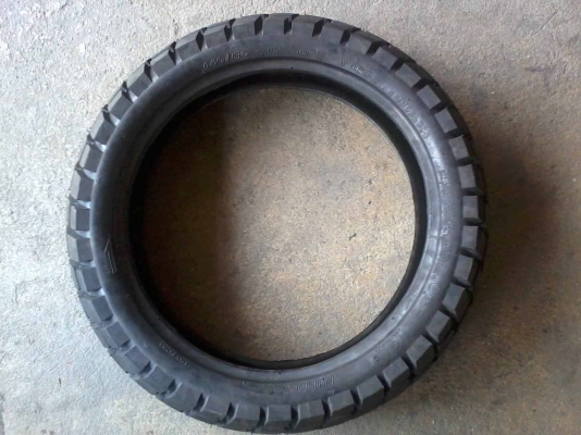 ขายยางใหม่ 140/80/17 ยี่ห้อ RUBBER ราคาเส้นละ 1500 บาทเท่านั้นครับ