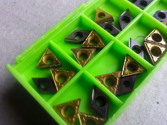 เม็ดมีดกลึงแบบยึดกับด้ามมีดทั่วไป